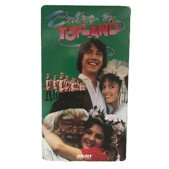 Babes in Toyland VHS - Picture 1 of 4